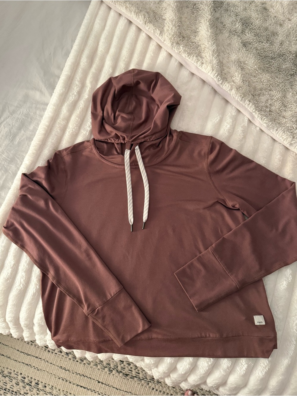 Vuori Women’s Performance Hoodie Mauve Rosewood Size Small NWOT